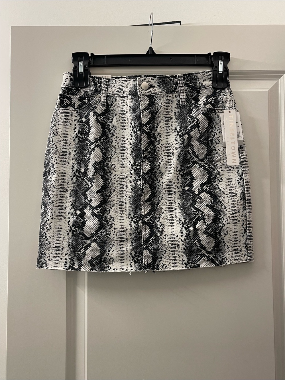 Tinseltown Black & White Snake-Print Mini Skirt